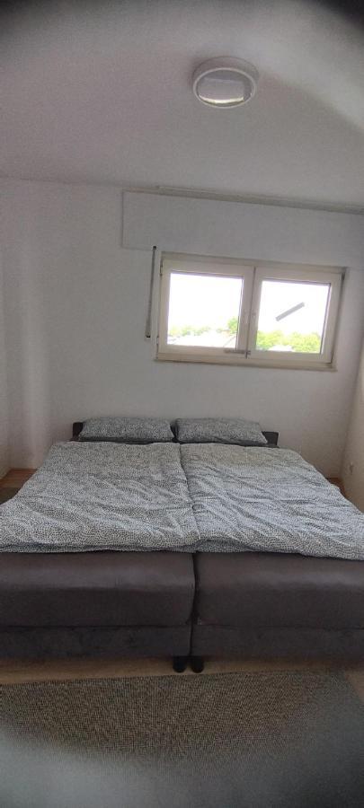 Schoene Sonnige Wohnung Jüchen Exterior foto